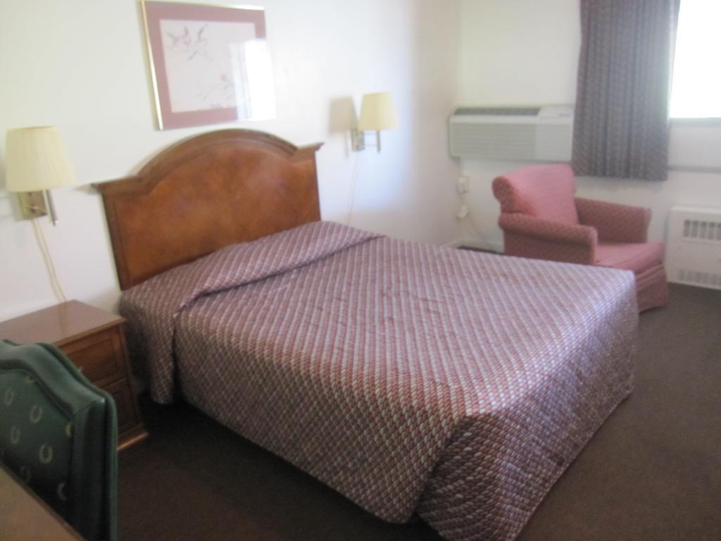Vista Heights Inn Henrietta Quarto foto